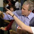 Джордж Буш-младший открывает выставку своих картин