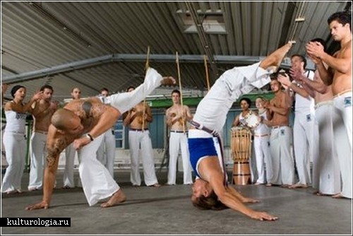 http://www.kulturologia.ru/files/oleczka/Capoeira/capoeira_dance1.jpg