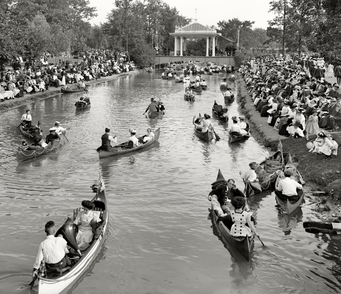 Детройт, Гранд канал, 1907 год. Сотни пар, выехавших на прогулку