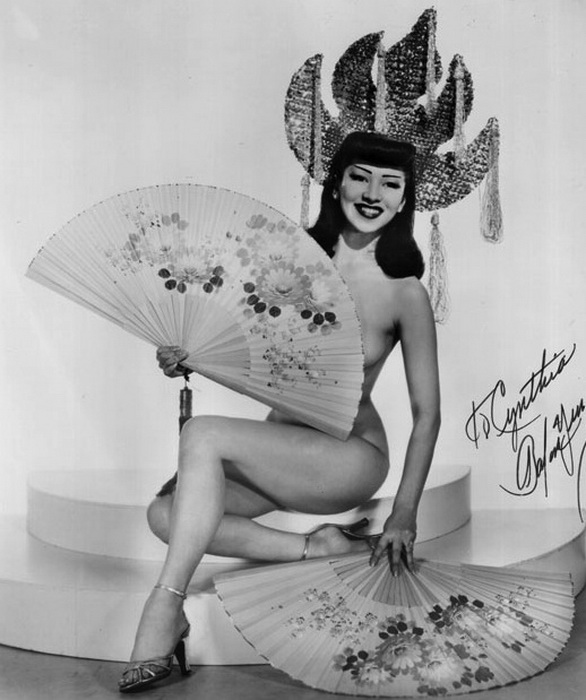 Barbara Yung, одна из самых известных танцовщиц бурлеска, 1940-е годы
