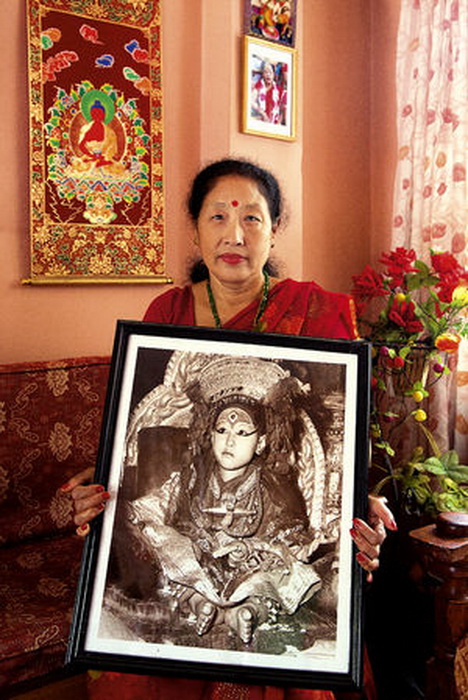 Нанимая Шакья, 57 лет. Первая кумари, получившая образование. Счастливая жена и уже даже бабушка