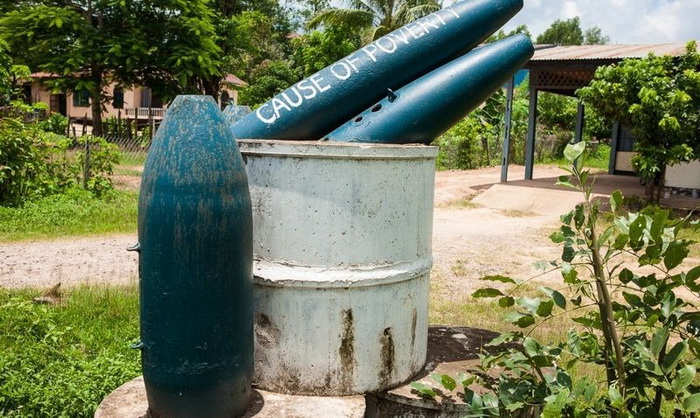 Остатки бомб в мирной жизни, Лаос