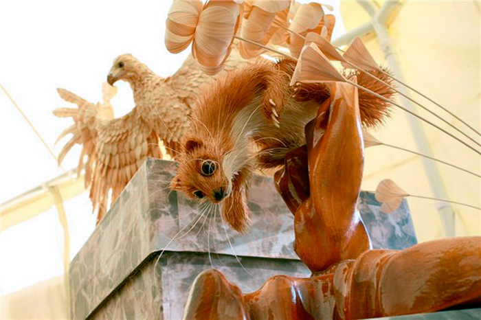Красивые фигуры животных из деревянных стружек от художника Сергея Бобкова