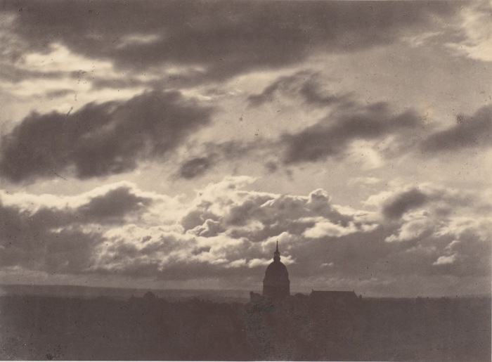 Облака над Парижем, 1856–57 гг.  Автор фото: Charles Marville.