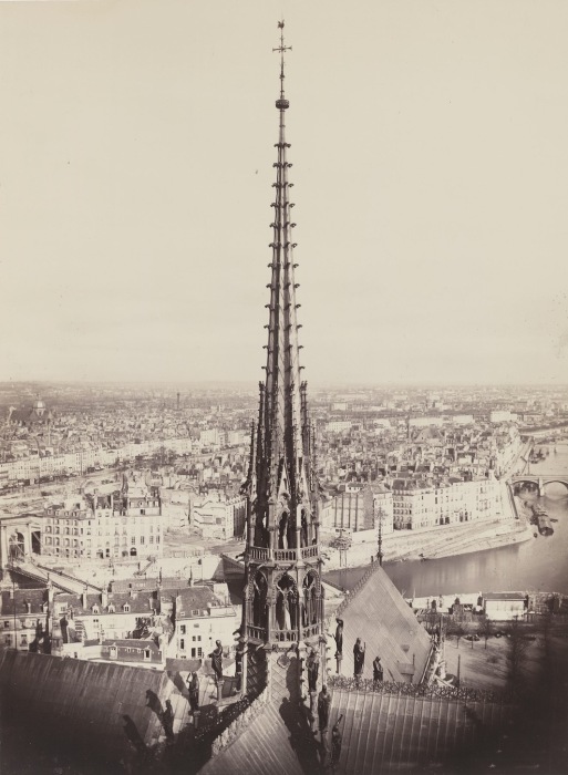 Нотр-Дам-де-Пари или Собор Парижской богоматери, 1859–60 гг.  Автор фото: Charles Marville.