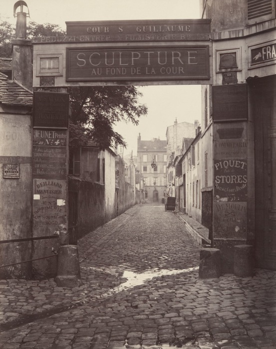 Дворик святого Вильгельма, 1866–67 гг. Автор фото: Charles Marville.