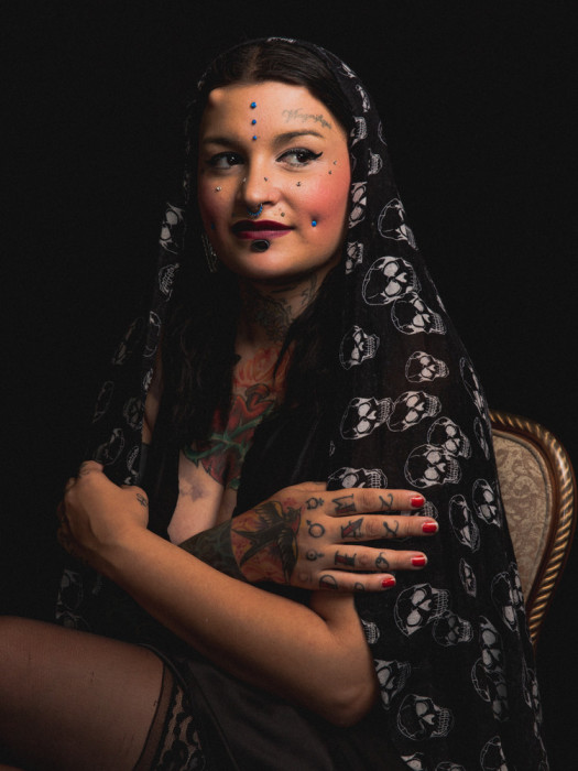 Обри Дейблер. Стиль - Chronic Tattoo and Body Piercing. Автор фото: Роджер Кисби (Roger Kisby).