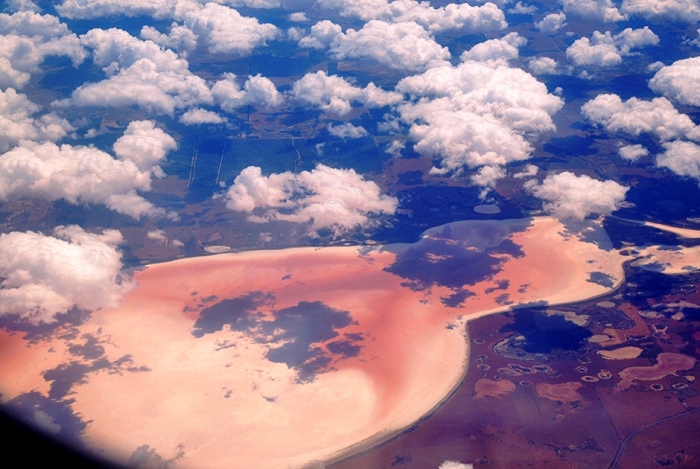 Розовое озеро, или озеро Спенсер находится в городе Эсперанс (Западная Австралия). Автор фото: Mark, Vicki, Ellaura и Mason.