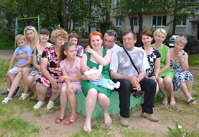 Русские часто живут с родителями.