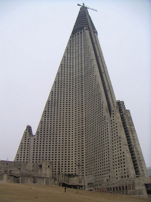 Самый высокий отель-призрак в мире.