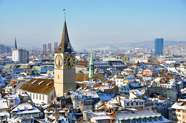 Старейшая церковь Цюриха, знаменита самыми большими башенными часами в Европе: диаметр циферблата составляет 8,7 метров, минутная стрелка почти 4 метра.