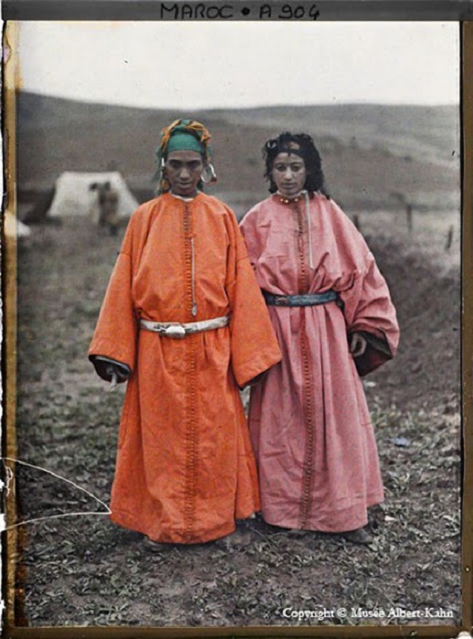 Национальная одежда марокканцев, фотограф Альберт Кан, 1910 год.