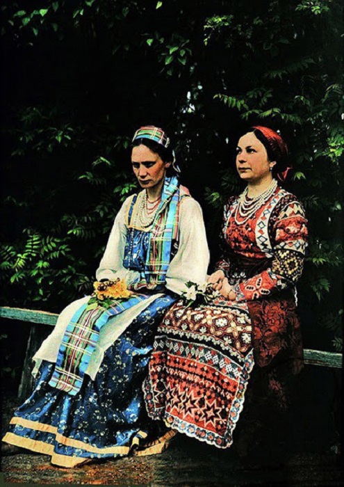 Русская женщина в традиционной одежде, фотография Римского-Корсакова, 1912 год.