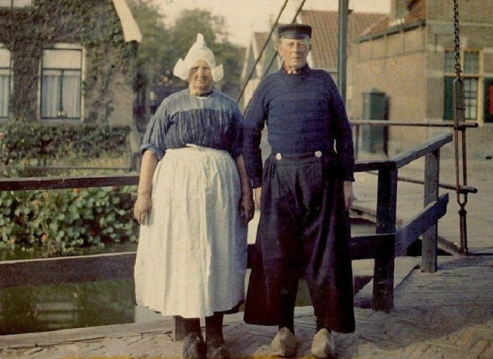 Жители рыбацкой деревушки, фотограф Стефан Passet, 1910 год.