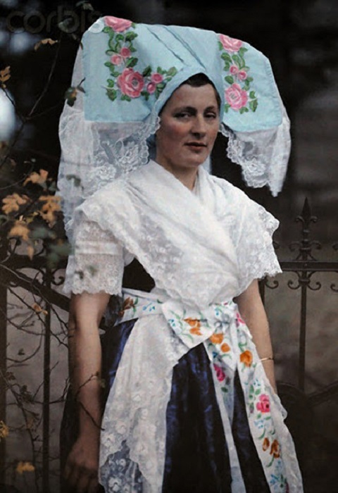Лужицкая сербка в традиционном наряде, Германия, фотограф Ганс Гильденбранд, 1931 год.