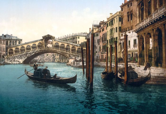 Самый первый мост Венеции.