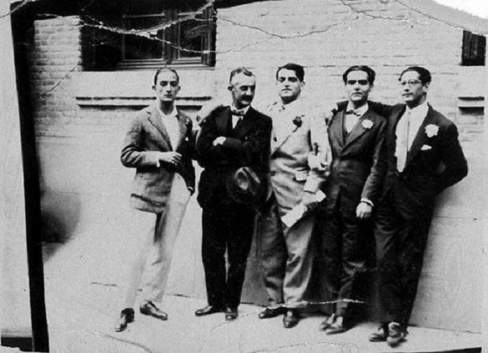 Сальвадор Дали, Хосе Морено Вилья, Луис Бунюэль, Федерико Гарсиа Лорка и Хосе Антонио Рубио Сакристан, 1926 год.