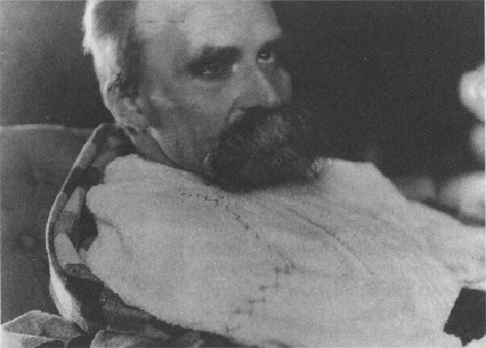 Фридрих Ницше в психиатрической лечебнице, 1899 год.