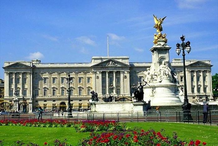 Букингемский дворец - резиденция британских монархов.